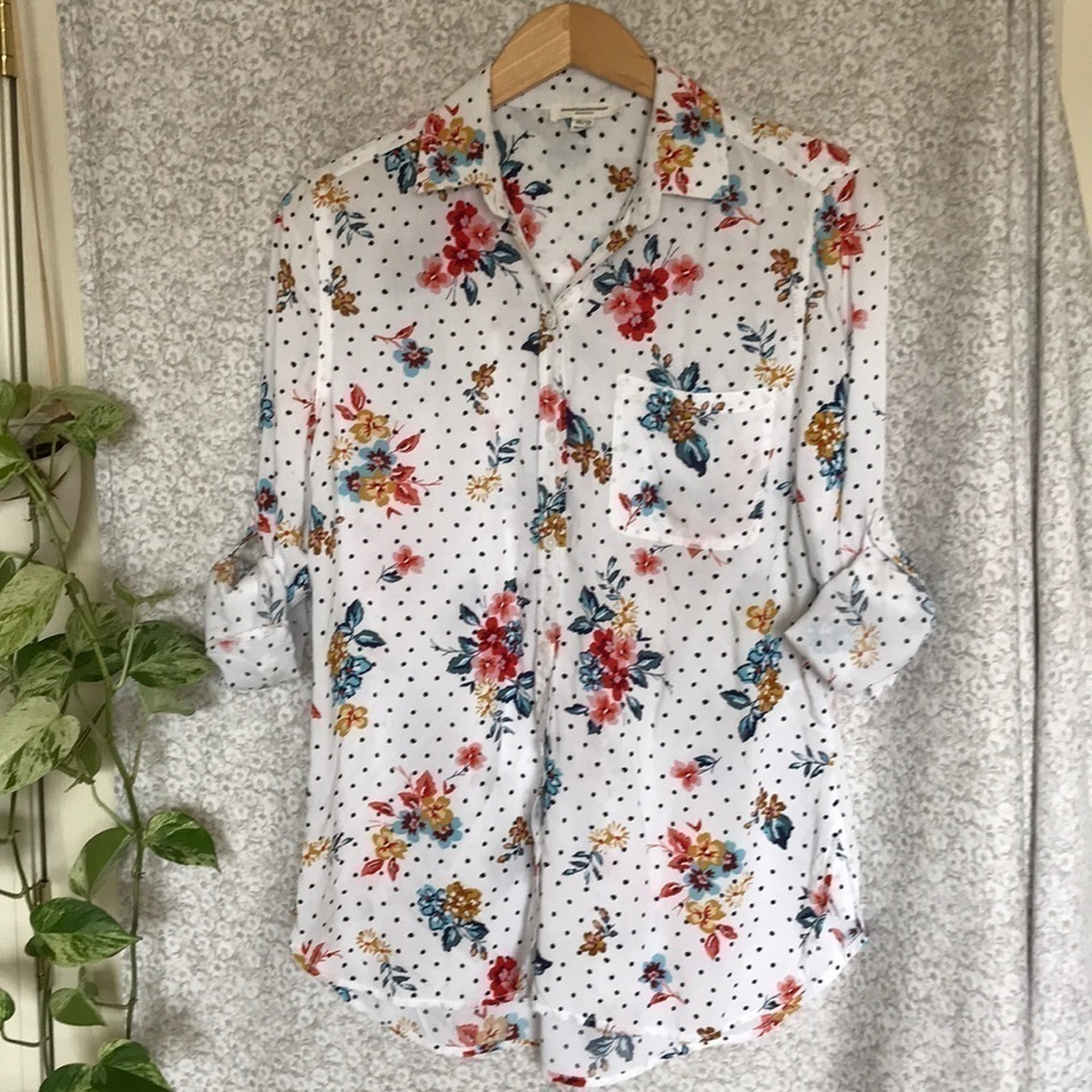 Beachlunchlounge button down tab sleeve top